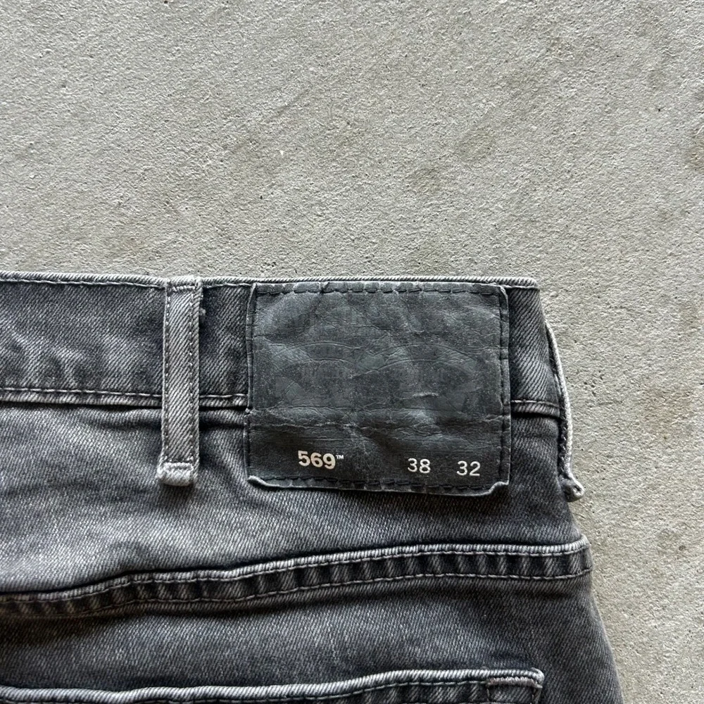 Vintage Levis 569 Jeans Size 38x32 Black Dark Wash Denim Loose Straight Fit